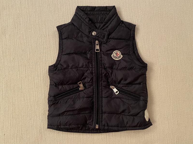Il mondo delle pulcette - usato firmato selezionato - Smanicato moncler 6/9  m