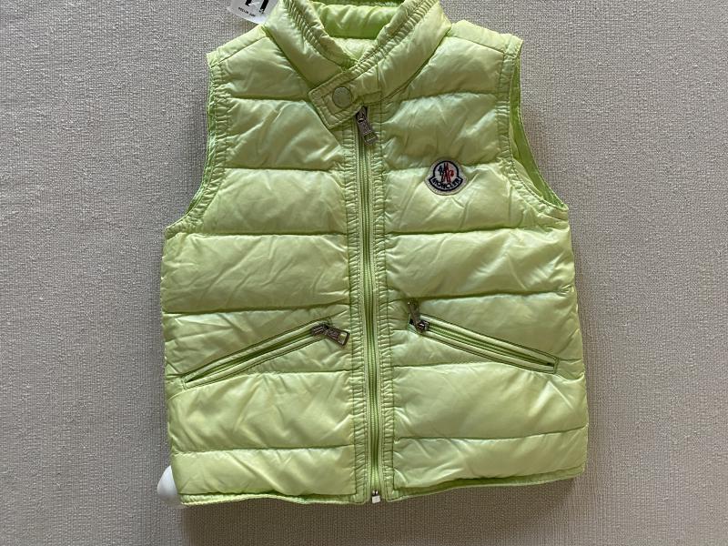 Il mondo delle pulcette - usato firmato selezionato - Piumino leggero  smanicato moncler 12/18 m